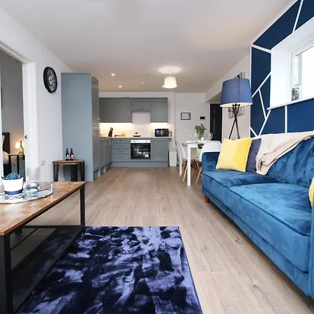 Casa Di Pietra - Cardiff City Centre Apartment With Patio, Free Private Parking Exterior photo