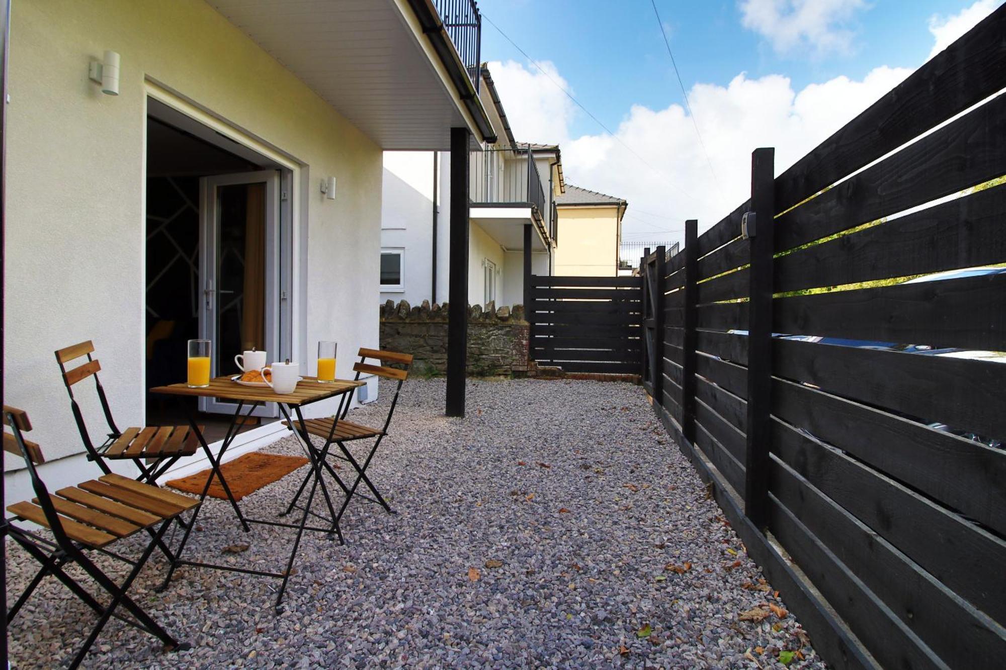 Casa Di Pietra - Centre With Patio, Free Private Parking *