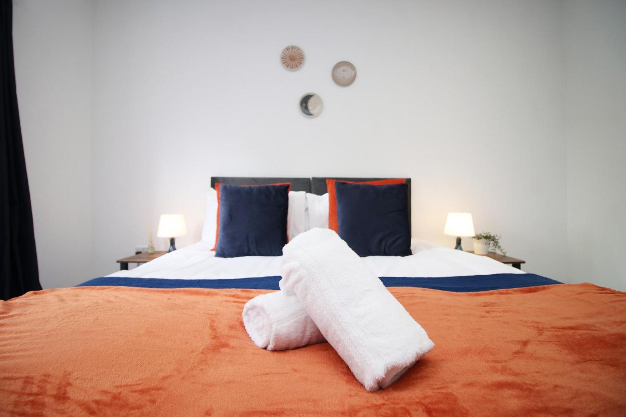 Casa Di Pietra - Centre With Patio, Free Private Parking * Cardiff