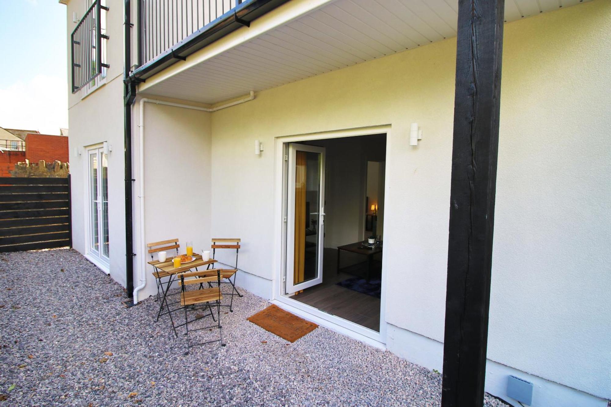 Apartment Casa Di Pietra - Centre With Patio, Free Private Parking *