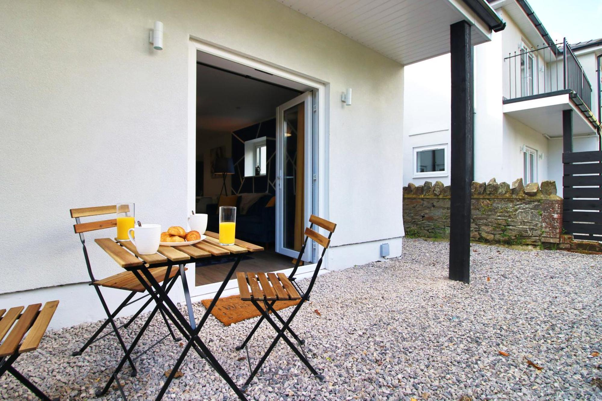 Casa Di Pietra - Centre With Patio, Free Private Parking Cardiff