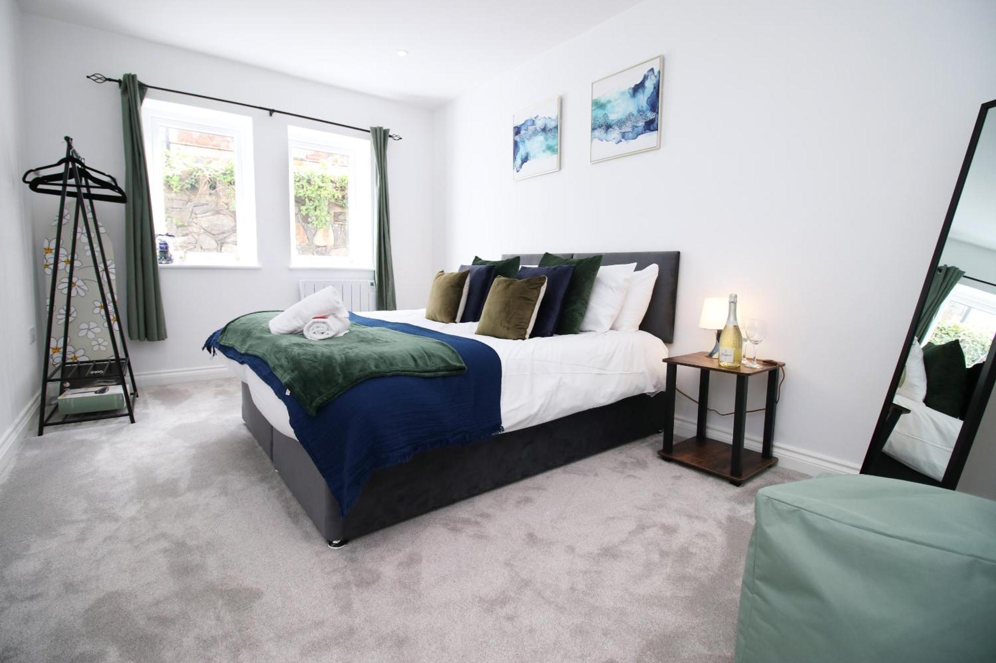 Casa Di Pietra - Centre With Patio, Free Private Parking Apartment
